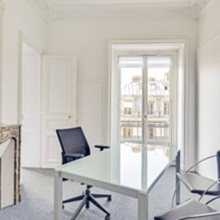Bureau privé 20 m² 4 postes Coworking Avenue de l'Opéra Paris 75001 - photo 1